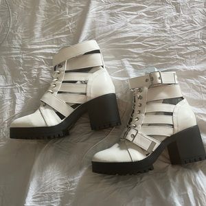 cut-out of luck croc block heel boots Nasty Gal